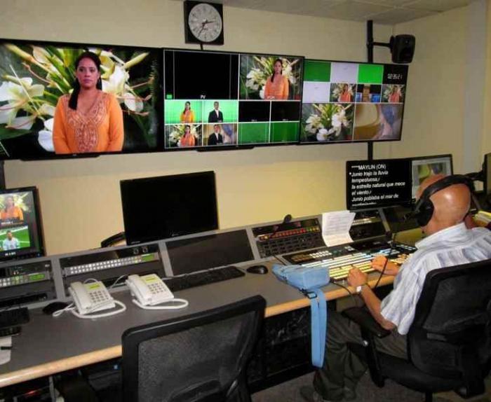 Dentro del área técnica del estudio de filmación del programa De la gran escena