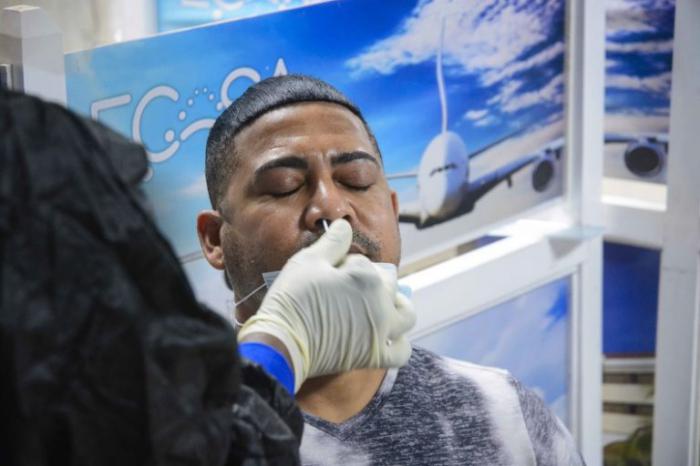 Prueba PCR en aeropuerto José Martí