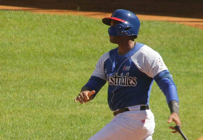 Lisbán Correa, jugador de industriales