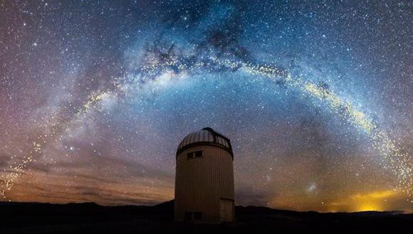 Nuevos mapas de la Vía Láctea revelan que la Tierra se acerca a un agujero negro