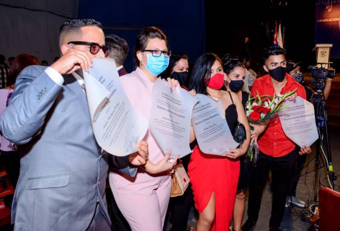 Graduación de la UCI: aporte esencial a la informatización de la sociedad