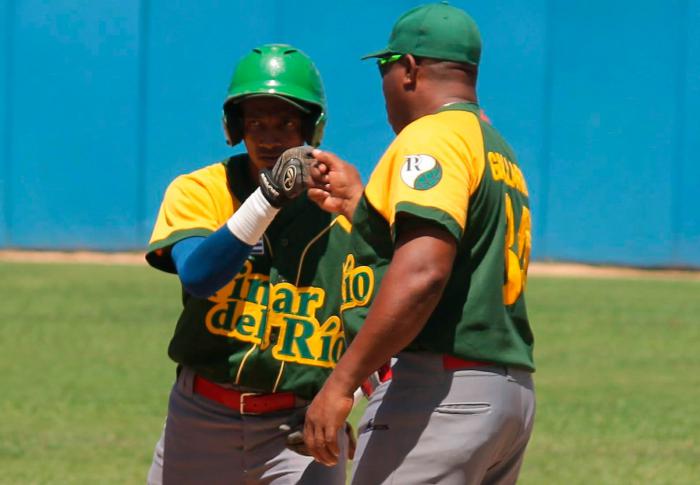 jugadores de béisbol