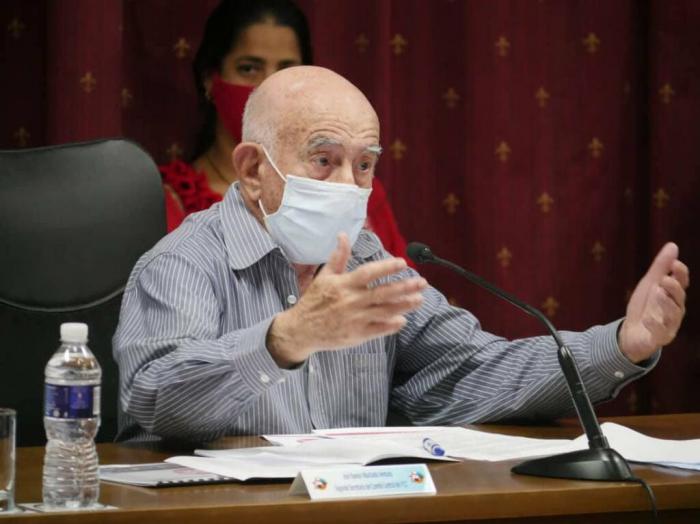 Apoyan jóvenes cubanos programas de producción de alimentos