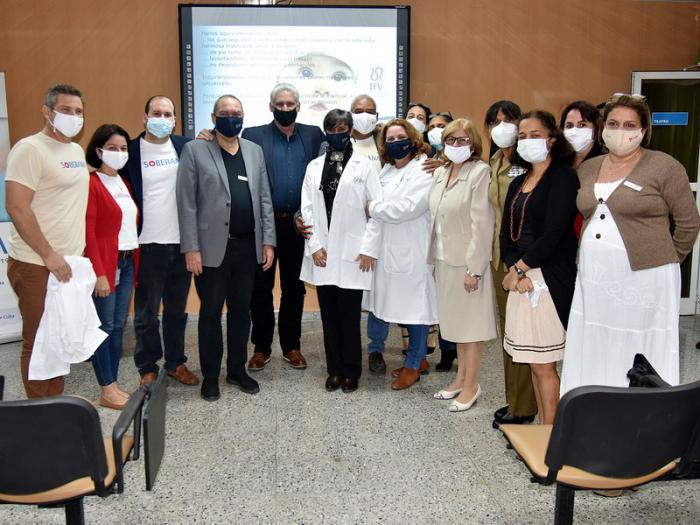 El presidente de la República, Migue de Díaz-Canel visitó el Instituto Finlay