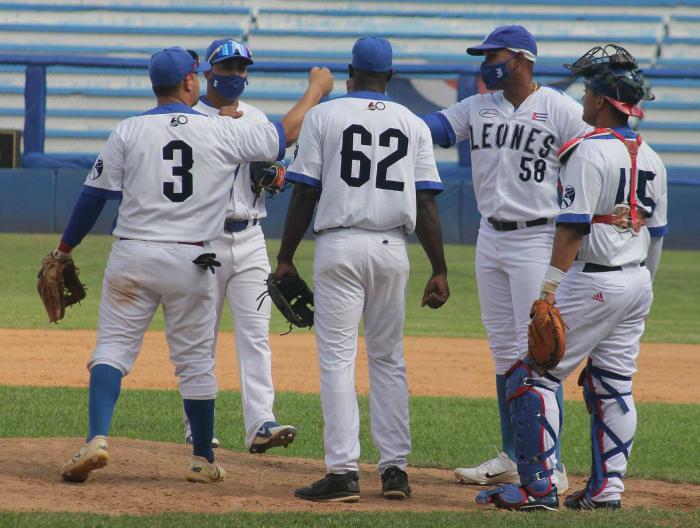 Ruge el León y los Industriales están en zona de clasificación