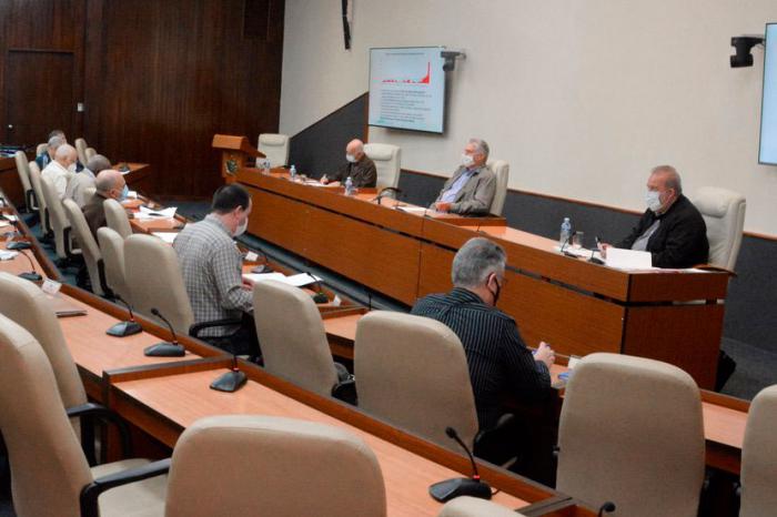 Reunión de Grupo Temporal de Trabajo del Gobierno para el control de la COVID-19, al frente Miguel Díaz.Canel