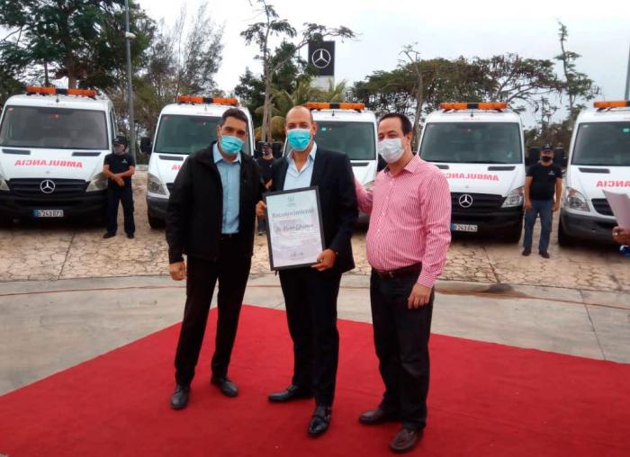 Dona empresa MCV Comercial S.A. 14 ambulancias a Cuba