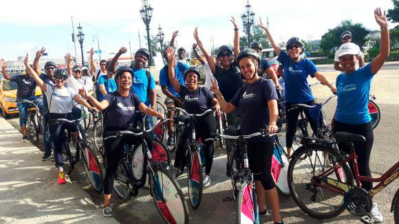 personas en bicicleta