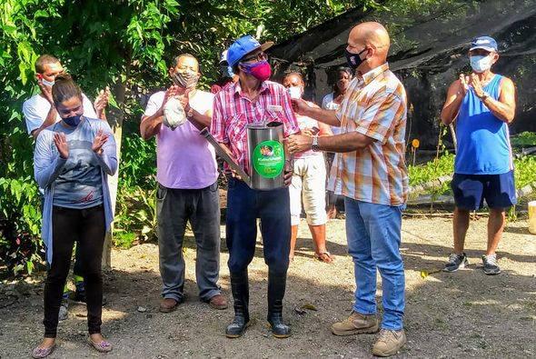 Coordinador Nacional de los CDR  aprecia marcha de la Campaña #CultivaTuPedacito en San Miguel del Padrón