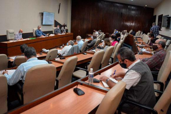 Reunión del grupo temporal de trabajo para la prevención y control del nuevo coronavirus, encabezado por el Presidente de la República, Miguel Díaz-Canel Bermúdez.