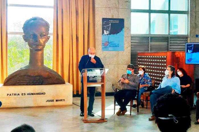 Cuba apuesta por diálogo vivo y necesario de política cultural 