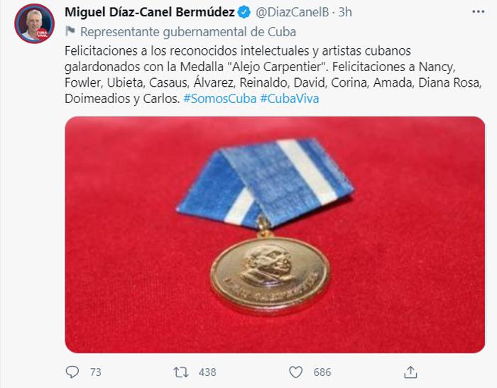 Felicita Díaz-Canel a intelectuales y artistas