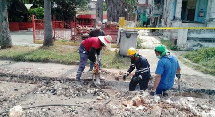 Rehabilitan redes del gas manufacturado en La Habana