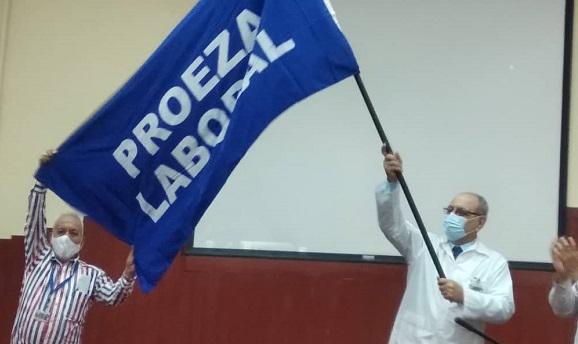 Hospital Ortopédico Fructuoso Rodríguez recibe “Bandera Proeza Laboral” por su labor ante la pandemia