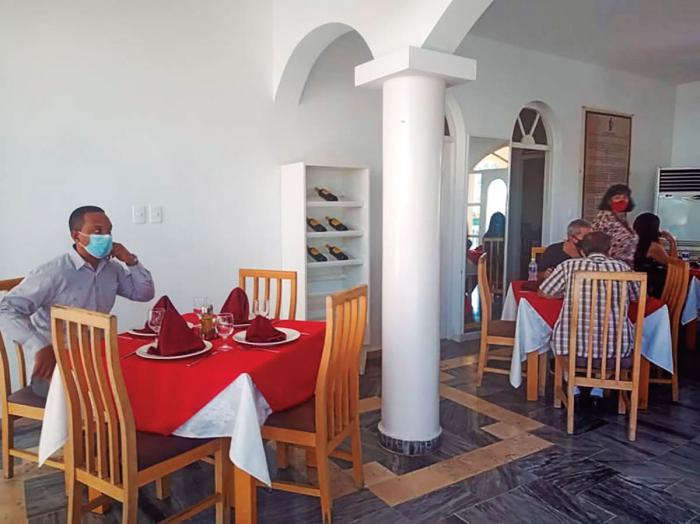 personas en un restaurante, Ranchón Giraldilla