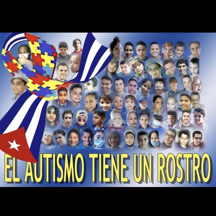 Varios niños y niñas, adolescentes y jóvenes con autismo en Cuba. Un cartel que dice: El autismo tiene un rostro