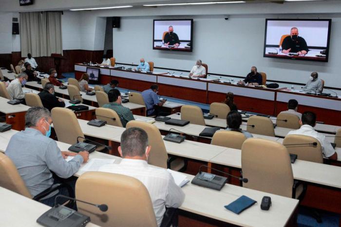 Expertos y científicos de diferentes ramas, así como representantes de varias instituciones, presentaron este martes a la dirección del país un conjunto de propuestas de medidas encaminadas a dinamizar el sector agropecuario.