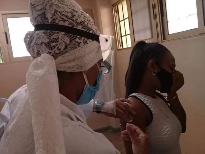 Realizan ensayo de intervención de vacuna Soberana 02 en Centros de Salud de la Habana 