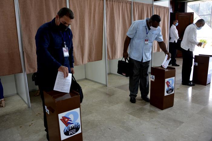 Votación del proyecto de candidatura a miembros del Comité Central