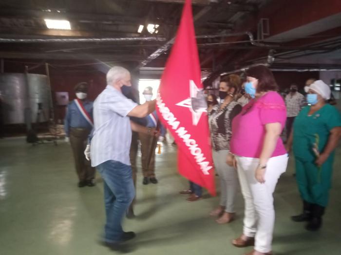 Reconocen a empresas de refrescos y bebidas de La Habana