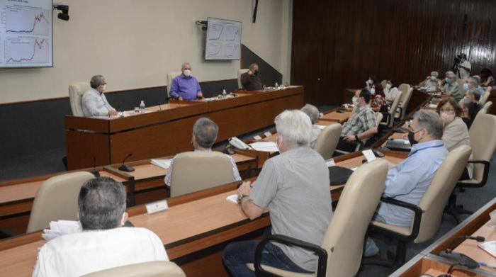 Anuncia Presidente cubano modelos de pronósticos de COVID-19 aún desfavorables