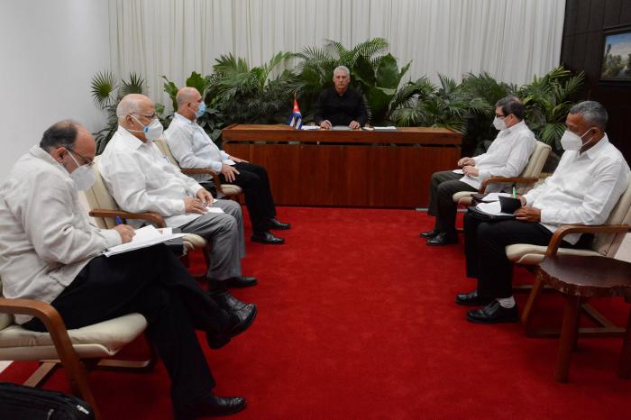 Intercambia Díaz-Canel con presidente chino