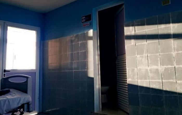 Médico enfermo de COVID-19 en hospital