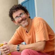 José Alberto Menéndez Sigarroa deja huella en la historia en construcción del diseño contemporáneo cubano.