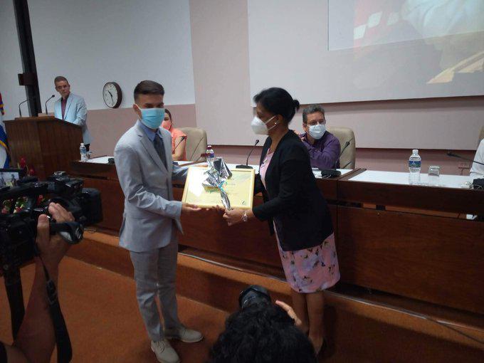 Preside Viceprimera Ministra premiación de estudiantes