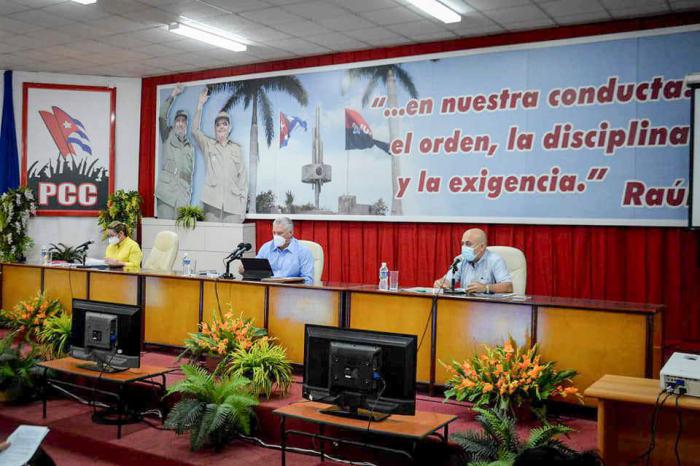 Preside Primer Ministro reunión sobre enfrentamiento a la COVID-19 en La Habana
