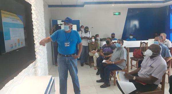 Salvador Valdés Mesa realiza un recorrido por objetivos económicos 