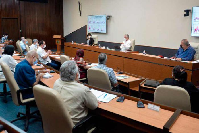 Presentan nuevas contribuciones de las ciencias sociales al enfrentamiento a la COVID-19