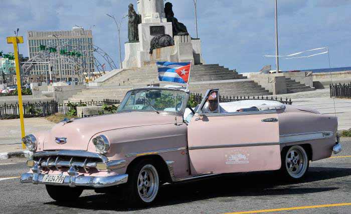 Auto de turimo en la habana