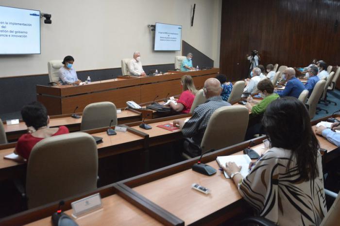 Encuentro de Díaz-Canel con directivos, científicos y expertos de la Educación Superior 