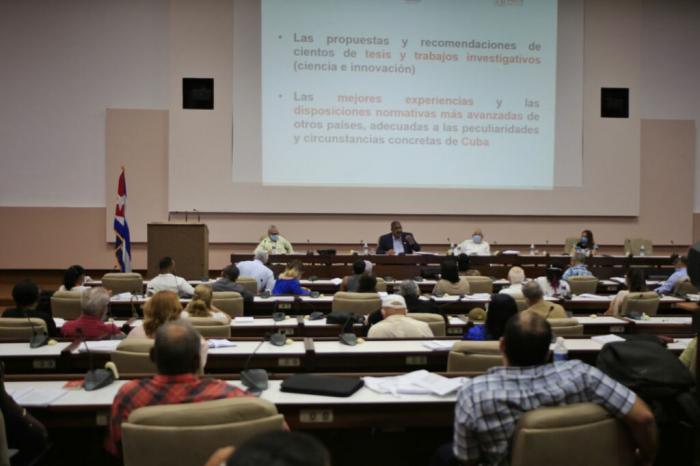 Debaten diputados habaneros modificaciones en el sistema de justicia