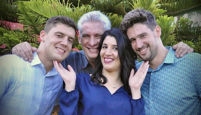 Presidente Díaz-Canel felicita a los padres cubanos