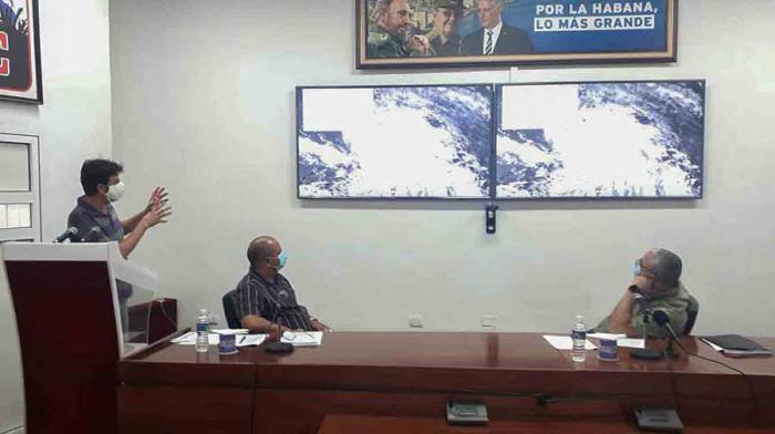 Las máximas autoridades del Grupo Temporal de Trabajo (GTT) de La Habana orientaron este viernes el cumplimiento estricto de todas los protocolos sanitarios  para prevenir y controlar la COVID-19.