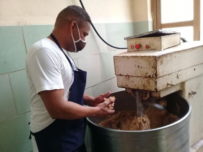 Se prepara La Habana Vieja ante la proximidad de Elsa