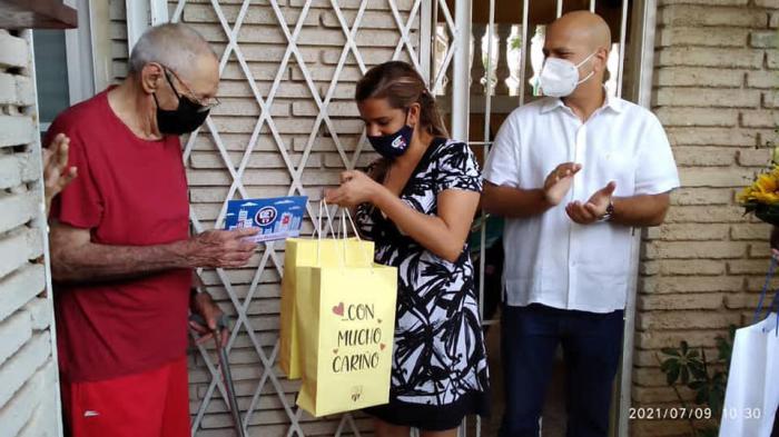 Reconocen los CDR a Moncadistas y Expedicionarios del Yate Granma