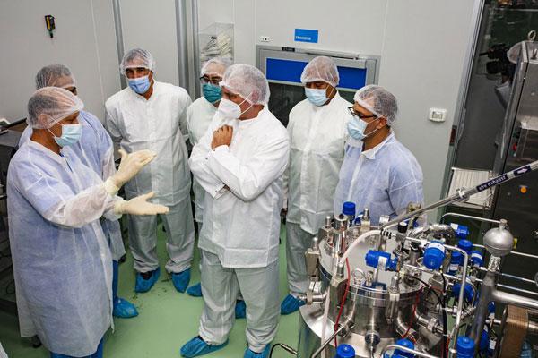 Visita de Díaz-Canel a Centro de Inmunología molecular