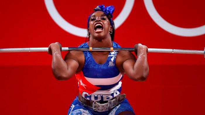 Marina levantó 15 kilogramos menos que la canadiense Maude G. Charrom, nueva campeona olímpica.