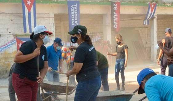 Presidente cubano patentiza su admiración y cariño por los jóvenes