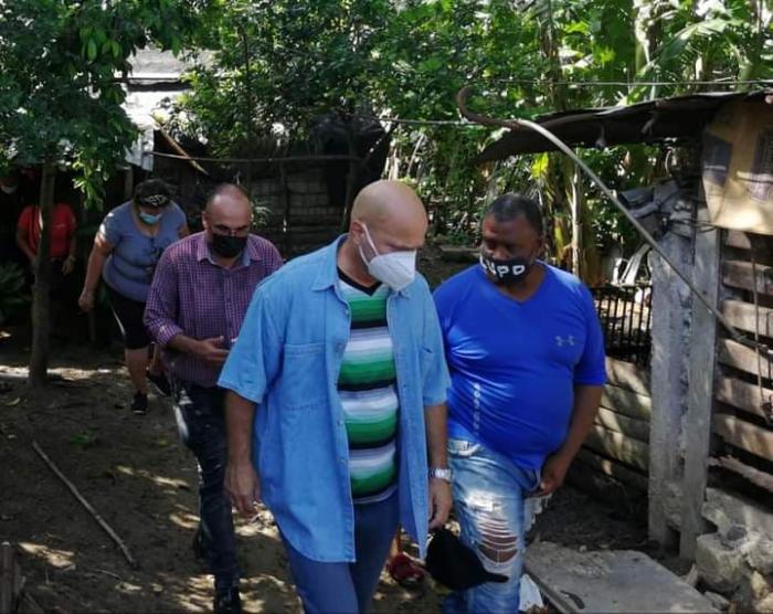 Intercambia Coordinador Nacional de los CDR con la población