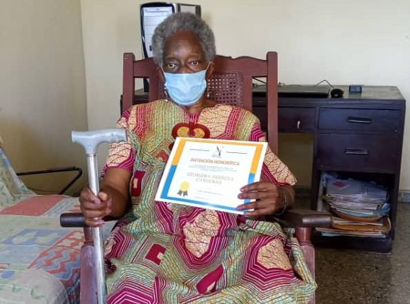 Recibe poetisa afrocubana distinción  honorífica