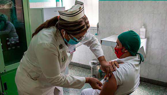 Concluye intervención sanitaria con Soberana Plus en trabajadores de salud convalecientes de COVID-19