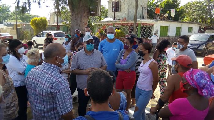 Detalles de una ciudad que siempre resulta la misma y diferente