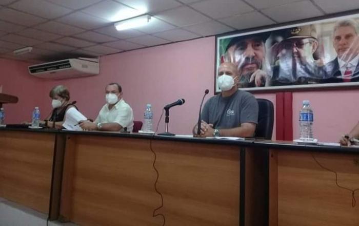 Presidencia de los CDR en conferencia de prensa