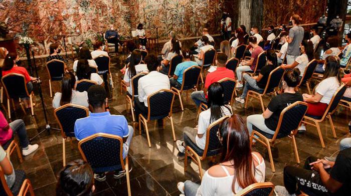 Estudiantes de la Universidad de Ciencias Pedagógicas Enrique José Varona intercambian con Díaz-Canel
