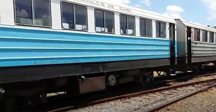 Tren de estación 19 de noviembre, en Tulipán