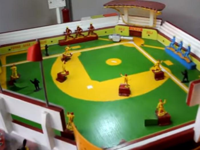 Juego de béisbol en mesa